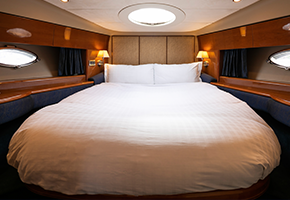 船内・ベッドルーム